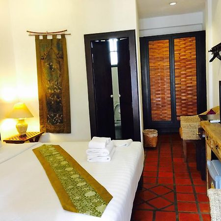 Come Chiangmai Lanna Boutique House Bed & Breakfast Chiang Mai Dış mekan fotoğraf