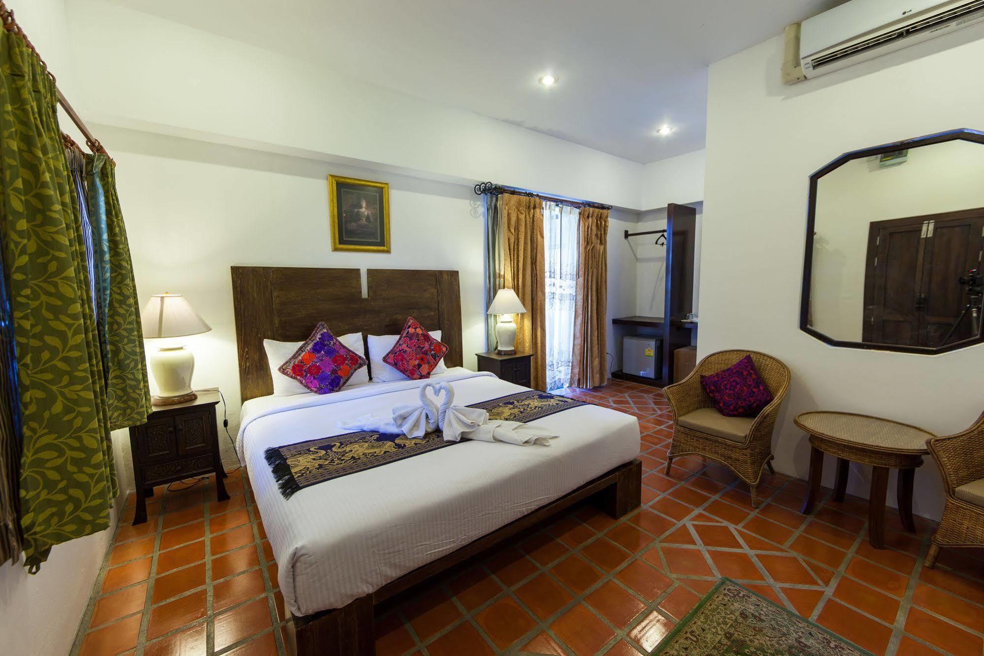 Come Chiangmai Lanna Boutique House Bed & Breakfast Chiang Mai Dış mekan fotoğraf